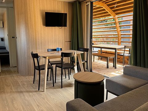 MOBILHOME 6 personnes - TAOS Luxe 40m2 terrasse couverte + Jacuzzi privatif - 6 pers 3 chambres 2 sdb - clim