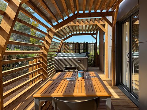 MOBILHOME 4 personnes - TAOS Luxe 35m2 terrasse couverte + Jacuzzi privatif - 4 pers 2 chambres 2 sdb - clim
