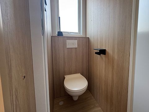 MOBILHOME 4 personnes - TAOS Luxe 35m2 terrasse couverte + Jacuzzi privatif - 4 pers 2 chambres 2 sdb - clim
