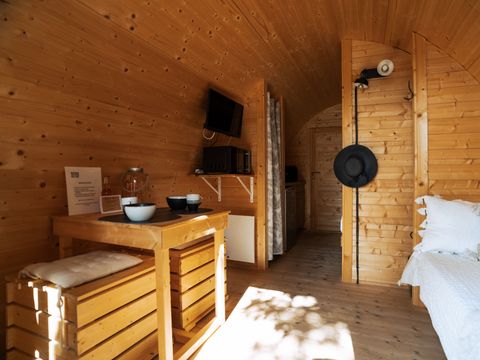 HÉBERGEMENT INSOLITE 2 personnes - POD + JACUZZI PRIVATIF - 1 Chambre 