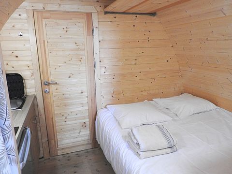HÉBERGEMENT INSOLITE 2 personnes - POD + JACUZZI PRIVATIF - 1 Chambre 
