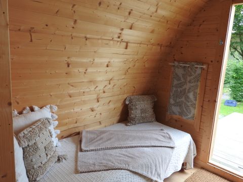 HÉBERGEMENT INSOLITE 2 personnes - POD + JACUZZI PRIVATIF - 1 Chambre 