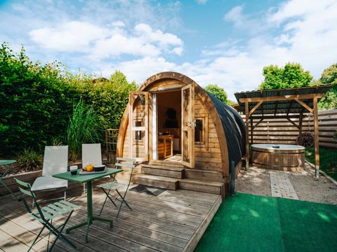 Unique 2 personnes - POD + JACUZZI PRIVATIF - 1 Chambre
