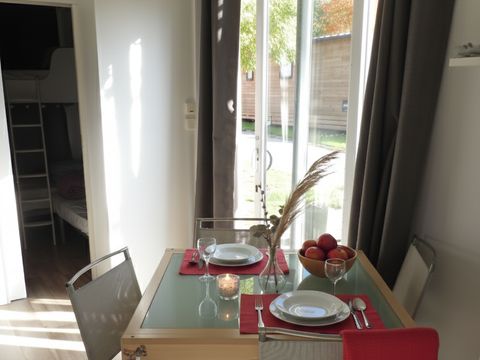 MOBILHOME 5 personnes - MH2 VIP TAOS 35 m² MOBILHOME 5 personnes - MH2 VIP TAOS 35 m²