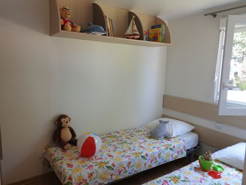MOBILHOME 4 personnes - MH2 VIP PACIFIQUE 30 m² MOBILHOME 4 personnes - MH2 VIP PACIFIQUE 30 m²