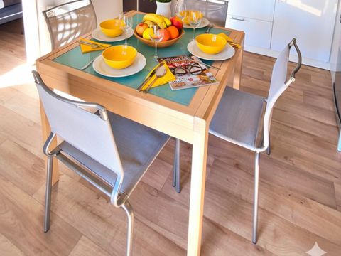 MOBILHOME 6 personnes - MH3 VIP TAOS 40 m² MOBILHOME 6 personnes - MH3 VIP TAOS 40 m²