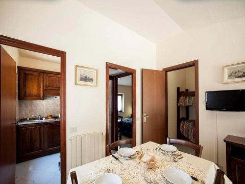 APPARTEMENT 2 personnes - (2 personnes incluses - 3 personnes supplémentaires possibles moyennant un supplément, veuillez contacter le camping)