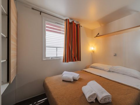 MOBILHOME 2 personnes - (2 personnes incluses - 4 personnes supplémentaires possibles avec supplément, veuillez contacter le camping)