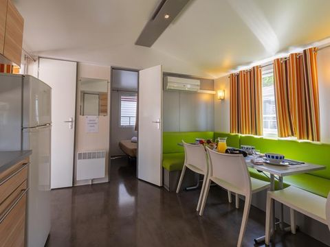 MOBILHOME 6 personnes - Mobil-home à 3 chambres (possibilité de 4 personnes supplémentaires moyennant un supplément, veuillez contacter le camping)