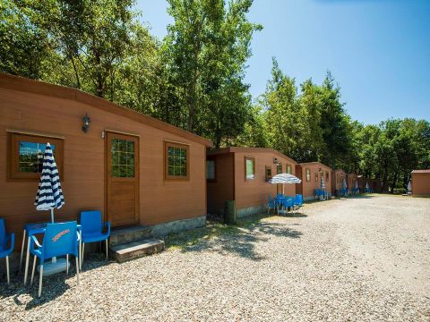 MOBILHOME 4 personnes - (2 personnes incluses - 2 personnes supplémentaires possibles moyennant un supplément, veuillez contacter le camping)