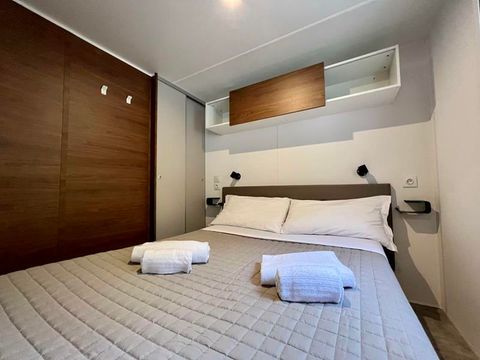 MOBILHOME 4 personnes - (2 personnes incluses - 2 personnes supplémentaires possibles moyennant un supplément, veuillez contacter le camping)