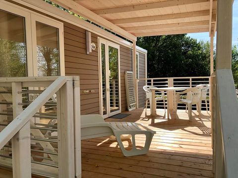 MOBILHOME 4 personnes - Mobile Home supérieur à 2 chambres (2 personnes supplémentaires possibles moyennant un supplément, veuillez contacter le camping)