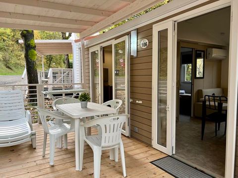 MOBILHOME 4 personnes - Mobile Home supérieur à 2 chambres (2 personnes supplémentaires possibles moyennant un supplément, veuillez contacter le camping)