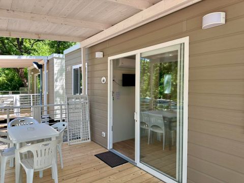 MOBILHOME 2 personnes - Mobil-home Premium avec 2 chambres - 2 salles de bain (2 personnes incluses - 2 personnes supplémentaires possibles moyennant supplément, veuillez contacter le camping)