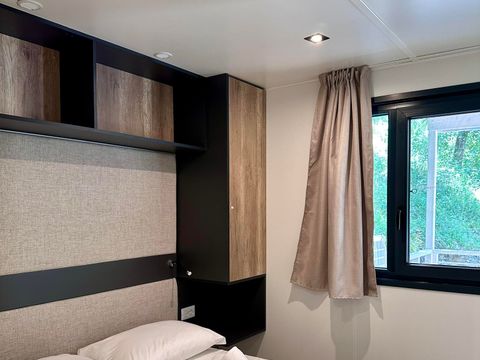 Mobilhome 2 personnes - Luxe avec 2 chambres - 2 salles de bain - 2 personnes incluses - 2 personnes supplémentaires possibles avec supplément - Veuillez contacter le camping