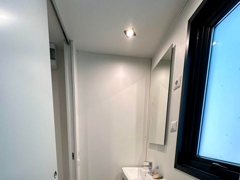 MOBILHOME 2 personnes - Mobil-home de luxe avec 2 chambres - 2 salles de bain (2 personnes incluses - 2 personnes supplémentaires possibles avec supplément, veuillez contacter le camping)