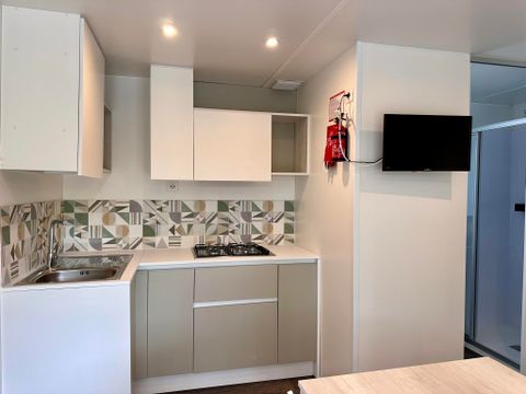 Mobilhome 2 personnes - Supérieur avec 3 chambres - 2 salles de bain - 2 personnes incluses - 4 personnes supplémentaires possibles avec supplément - Contacter le camping