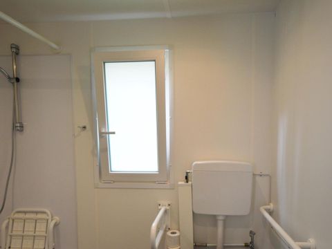 Mobilhome 2 personnes - Accessible aux personnes à mobilité réduite - 2 personnes incluses - 2 personnes supplémentaires possibles avec supplément - Contacter le camping