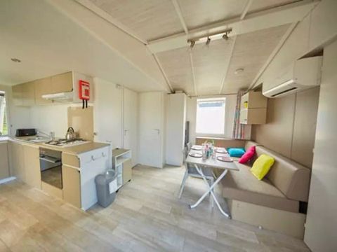 BUNGALOW 4 personnes - Mobil-home | Comfort | 2 Ch. | 4 Pers. | Terrasse surélevée | Clim.