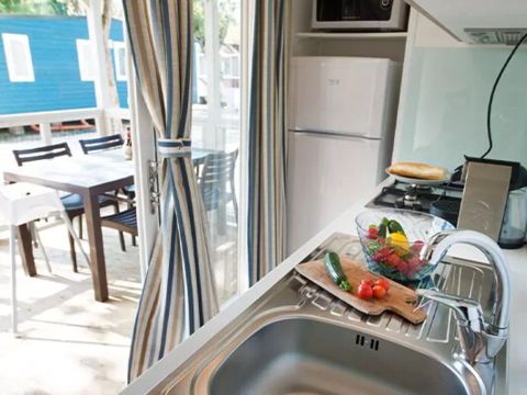 BUNGALOW 6 personnes - Mobil-home | Comfort | 3 Ch. | 6 Pers. | Terrasse surélevée | 2 SDB | Clim.