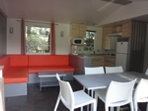MOBILHOME 6 personnes - 3 chambres - arrivée le samedi en haute saison