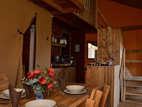 Tente en toile et en bois 5 personnes - Corsica Lodge, 2 chambres - arrivée le samedi en haute saison