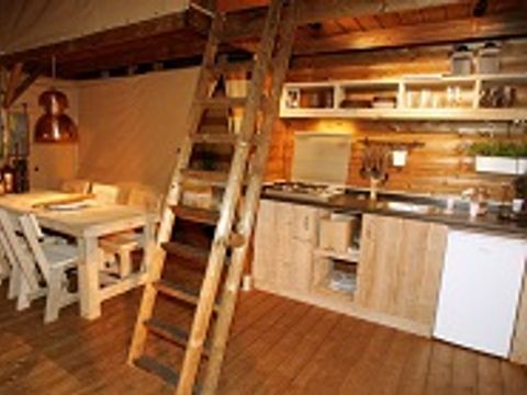 TENTE TOILE ET BOIS 8 personnes - Corsica Lodge 3 chambres - arrivée le samedi en haute saison