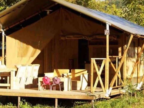 Tente en toile et en bois 8 personnes - Corsica Lodge 3 chambres - arrivée le samedi en haute saison