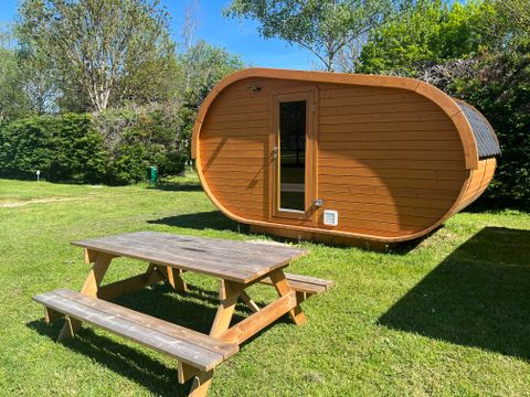 HÉBERGEMENT INSOLITE 4 personnes - Hutte étape nature