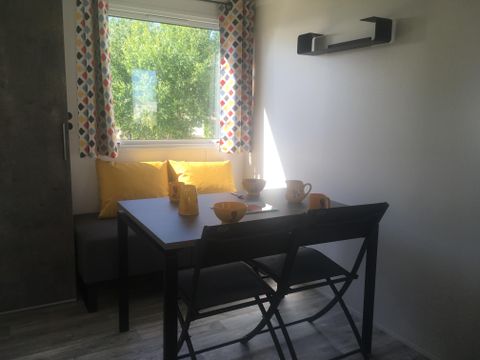 MOBILHOME 4 personnes - 2 chambres compact 24 m2 avec  terrasse couverte 10 m2