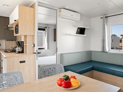 Mobilhome 6 personnes - Mobil-home | Premium | 3 Ch. | 6 Pers. | Terrasse surélevée | Clim. | TV