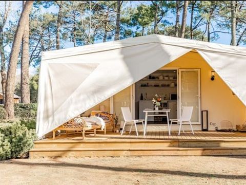 Tente 4 personnes - Coco Sweet | 2 Ch. | 4 Pers. | Terrasse surélevée | Sans SDB | Clim | TV