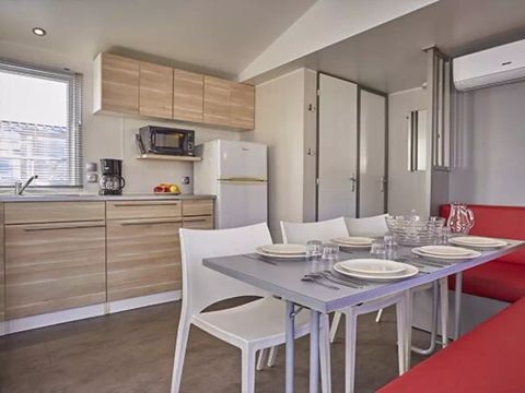 MOBILHOME 6 personnes - Mobil-home | Comfort | 3 Ch. | 6 Pers. | Terrasse surélevée | TV