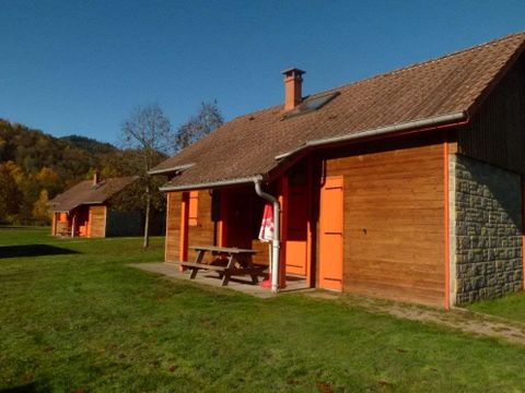 CHALET 8 personnes - Loisirs TV - LV - LL - DRAPS - BBQ - 2 SDB