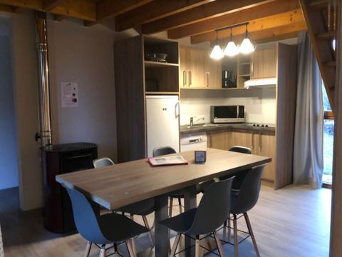 CHALET 8 personnes - Loisirs TV - LV - LL - DRAPS - BBQ - 2 SDB