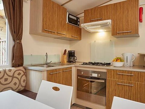 MOBILHOME 4 personnes - Comfort | 2 Ch. | 4 Pers. | Terrasse surélevée | Clim. | TV