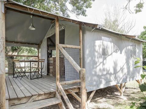 TENTE TOILE ET BOIS 4 personnes - Lodge sur pilotis Confort sans sanitaires