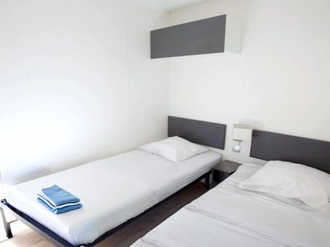 MOBILHOME 4 personnes - Premium 40m² 2 chambres + CLIM + TV + terrasse panoramique + draps + serviettes