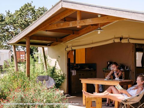 TENTE TOILE ET BOIS 5 personnes - Cabane Cotton Toilée Confort 35m² + TV