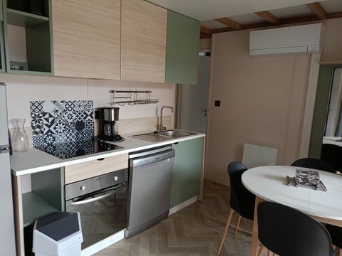 CHALET 4 personnes - Confort 35m² - 2 chambres + Terrasse couverte + Clim réversible + TV