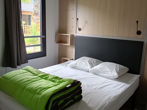 CHALET 4 personnes - SPA Premium 42m² - 2 chambres + Terrasse couverte + Clim réversible + TV
