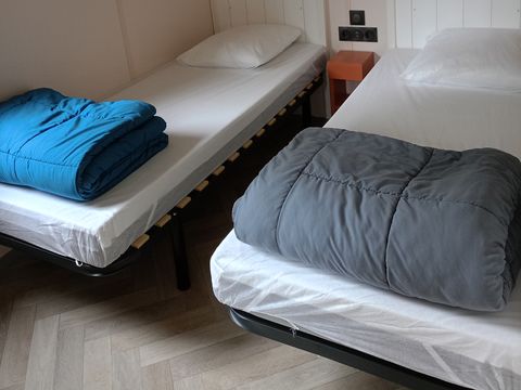 CHALET 6 personnes - SPA Confort 42m² - 3 chambres + Terrasse couverte + Clim réversible + TV