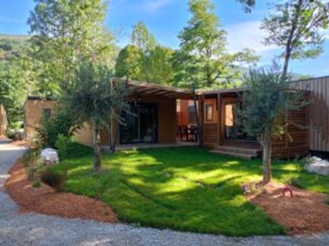 MOBILHOME 8 personnes - Premium - 4 chambres - 3 salles de bain + Terrasse couverte + Clim réversible + TV