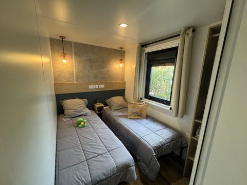 MOBILHOME 8 personnes - Premium - 4 chambres - 3 salles de bain + Terrasse couverte + Clim réversible + TV