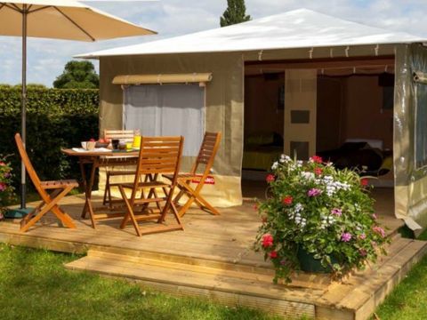 BUNGALOW TOILÉ 4 personnes - Sans sanitaires en arrivée Mercredi