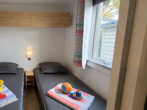 MOBILHOME 6 personnes - Mobile-home Cayanne Confort 31m² - 2 chambres - terrasse semi-couverte - clim -