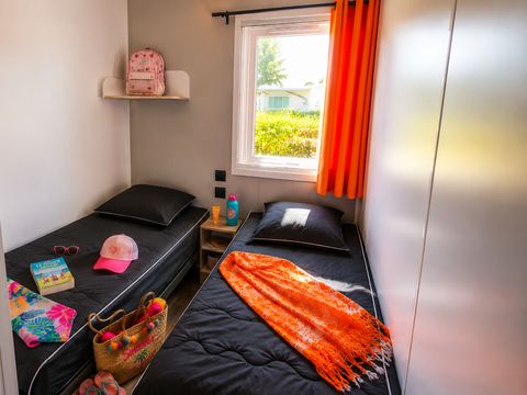 MOBILHOME 6 personnes - Mobile-home Riviera Premium 34m² - 3 chambres - terrasse semi-couverte - clim -