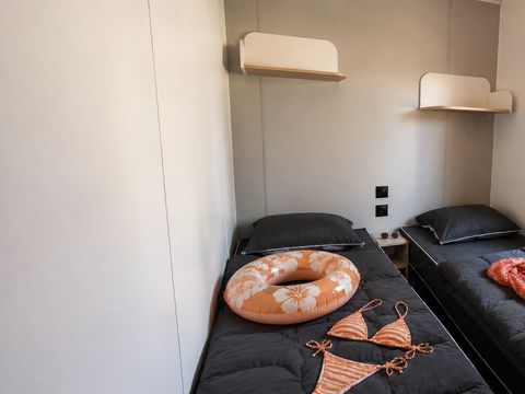 MOBILHOME 6 personnes - Mobile-home Riviera Premium 34m² - 3 chambres - terrasse semi-couverte - clim -