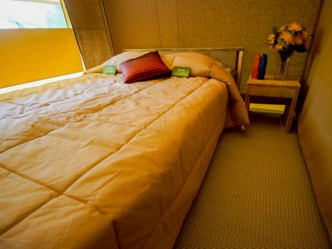 Tente en toile et en bois 5 personnes - ST EMILION, sans sanitaires