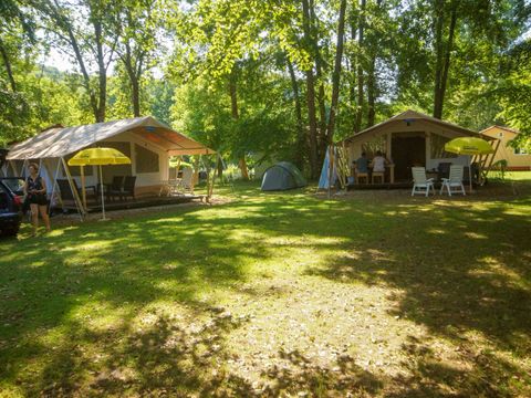 TENTE TOILE ET BOIS 5 personnes - ST EMILION, sans sanitaires